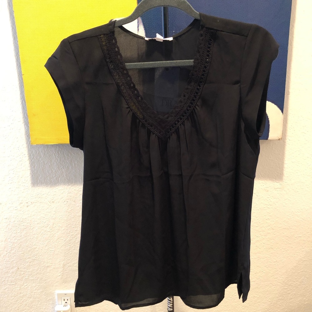 DR2 by Daniel Rainn- Black Vneck